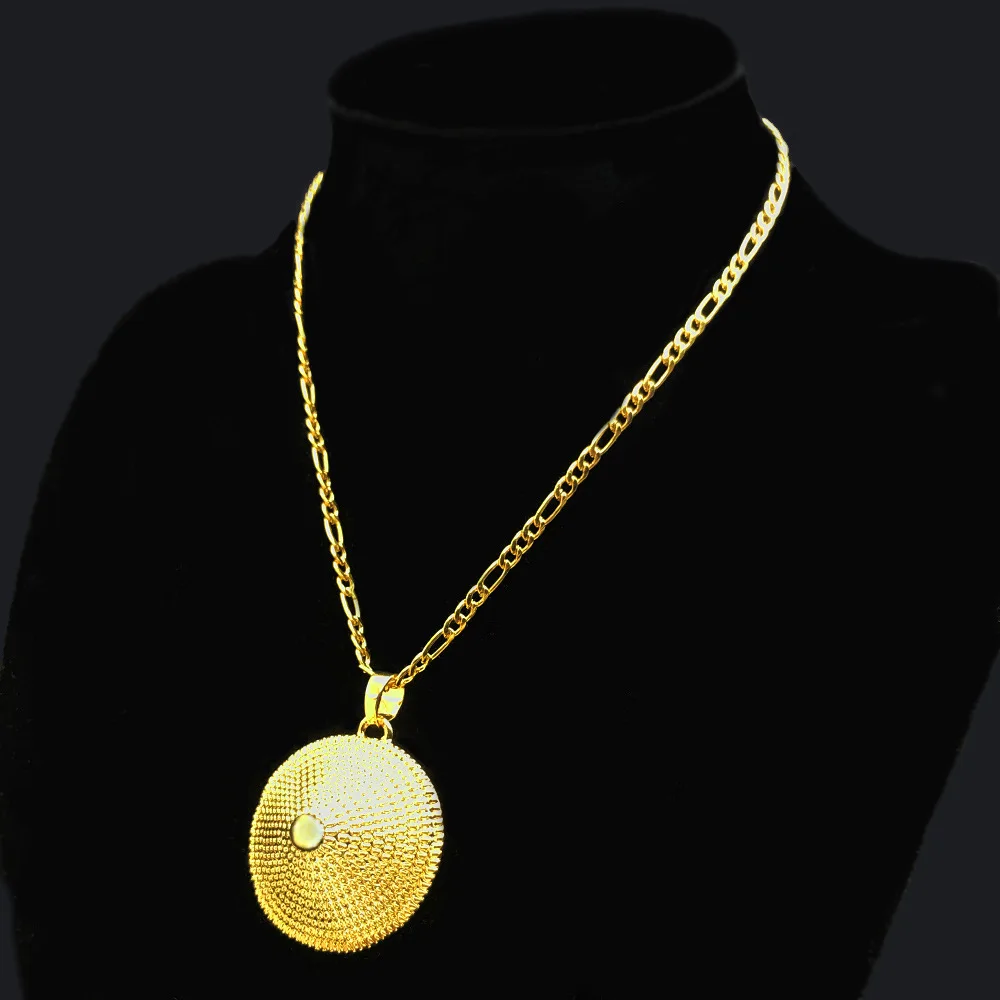 Personality Gold Plated Hat Pendant Necklace for Motorcycle Party Men Women Hip Hop Chain Personality Hip Hop Jewelry
Personality Gold Plated Hat Pendant Necklace for Motorcycle Party Men Women Hip Hop Chain Personality Hip Hop Jewelry