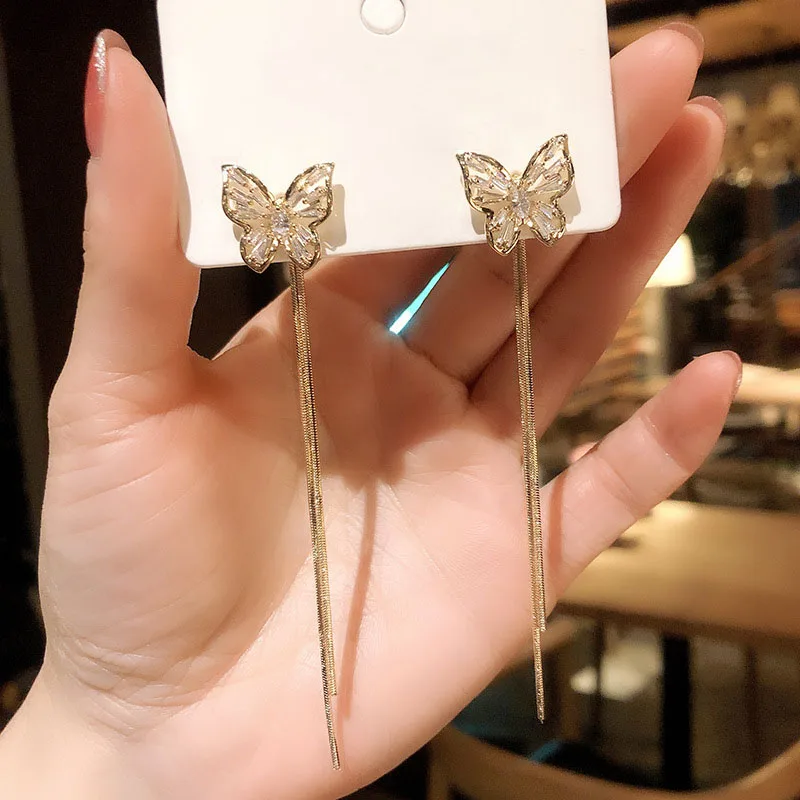 Shiny Crystal Butterfly Charm Tassel Earrings for Women Fringed Long Earring Hanging Women's Korean Earings Fashion Jewelry 2020
Shiny Crystal Butterfly Charm Tassel Earrings for Women Fringed Long Earring Hanging Women's Korean Earings Fashion Jewelry 2020