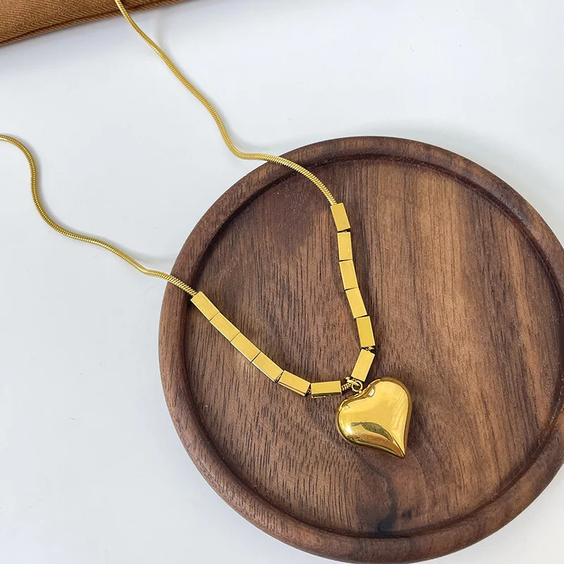 Осенняя трендовая Золотая маленькая квадратная цепочка до ключиц Love Корейская простая женская новая цепочка из нержавеющей стали ювелирны...
Осенняя трендовая Золотая маленькая квадратная цепочка до ключиц Love Корейская простая женская новая цепочка из нержавеющей стали ювелирны...