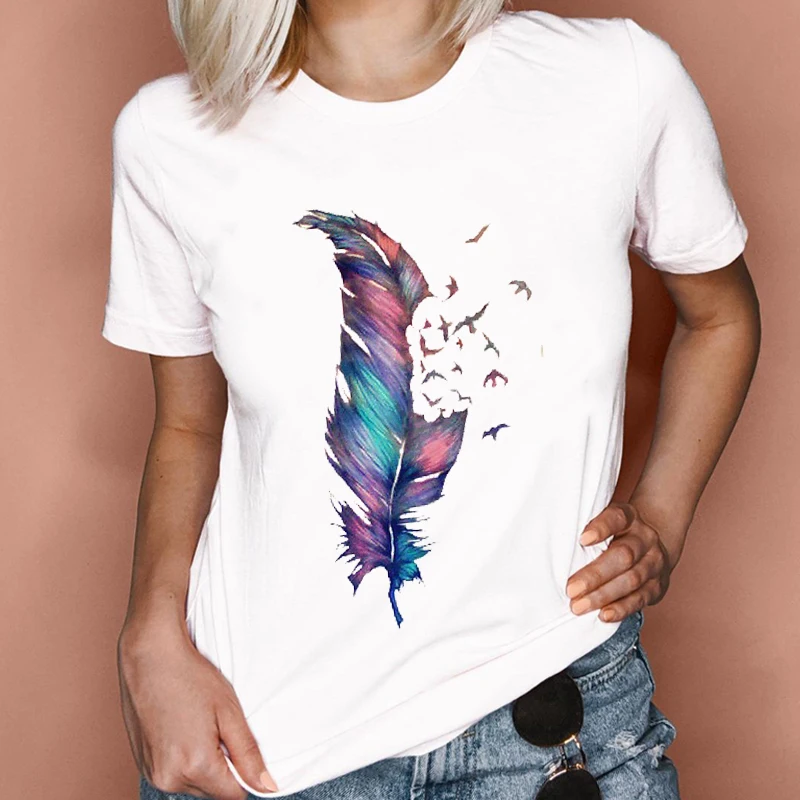 Women Graphic Feather Printing Fashion 90S Cute Watercolor Short Sleeve Lady Clothes Tops Tees Print Female Tshirt Top Female 
Women Graphic Feather Printing Fashion 90S Cute Watercolor Short Sleeve Lady Clothes Tops Tees Print Female Tshirt Top Female