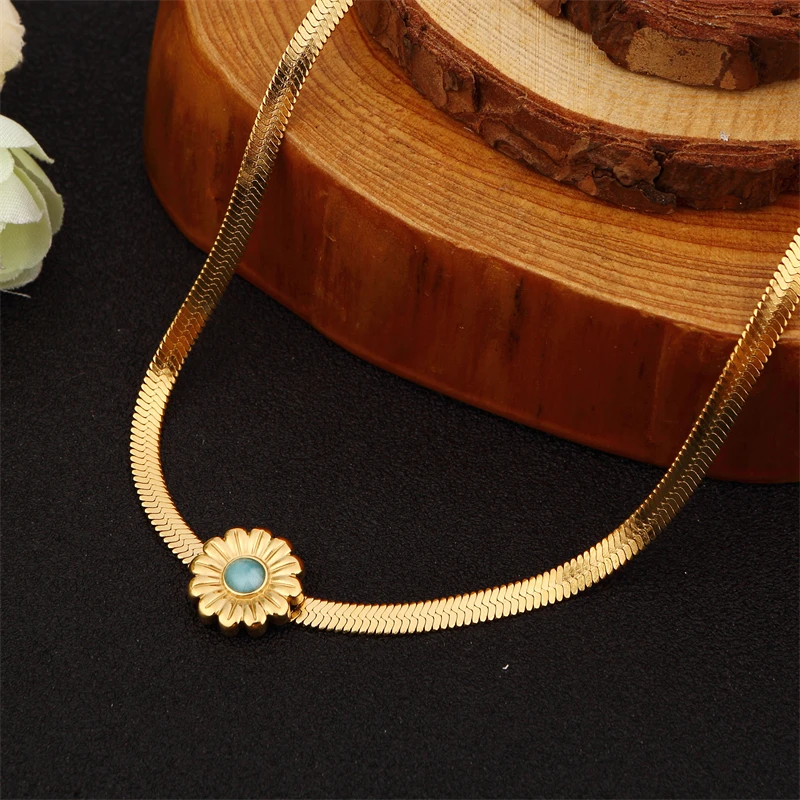 2021 New Fashion Ladies Jewelry Golden Stainless Steel Necklace Short Necklace 14mm Cuban Chain Ladies Fashion Jewelry
2021 New Fashion Ladies Jewelry Golden Stainless Steel Necklace Short Necklace 14mm Cuban Chain Ladies Fashion Jewelry