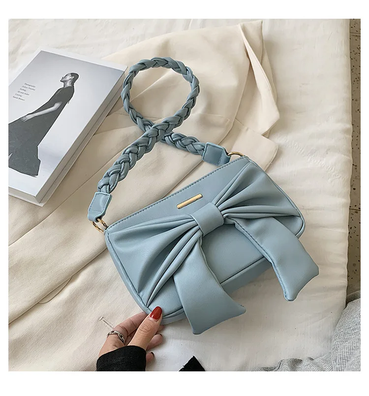 Luxury Bow Tote Braided Shoulder Strap Small Square Bag 2020 New High Quality Pu Leather Women's Designer Handbag Messenger Bag
Luxury Bow Tote Braided Shoulder Strap Small Square Bag 2020 New High Quality Pu Leather Women's Designer Handbag Messenger Bag
