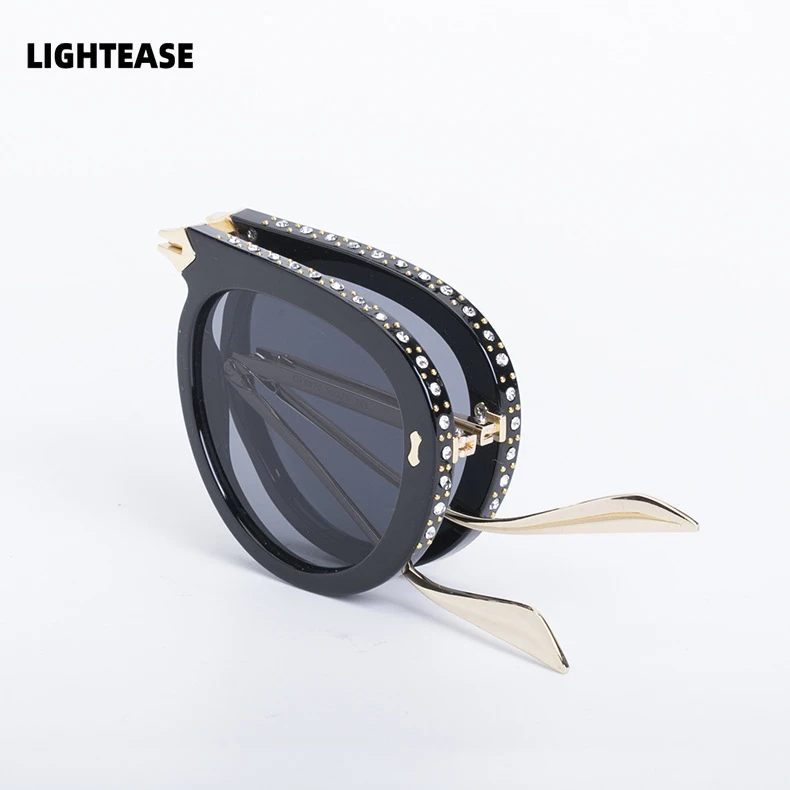 New Collapsible Sunglasses Women Luxury Diamond Sun Glass Men Metal Shades For Women UV400 Sun Eyeglasses Clear Shades Men
New Collapsible Sunglasses Women Luxury Diamond Sun Glass Men Metal Shades For Women UV400 Sun Eyeglasses Clear Shades Men