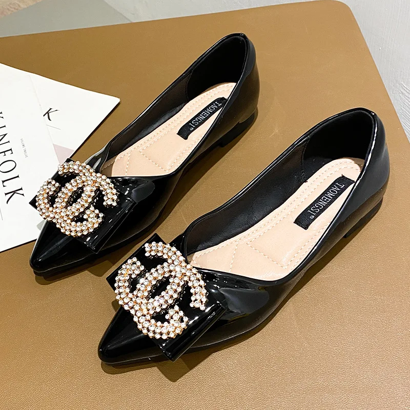 2021 New Simple Pointed Flat-heeled Bean Shoes Soft Leather Shallow Patent Leather Shoes Professional Spring Girls Shoes Women
2021 New Simple Pointed Flat-heeled Bean Shoes Soft Leather Shallow Patent Leather Shoes Professional Spring Girls Shoes Women