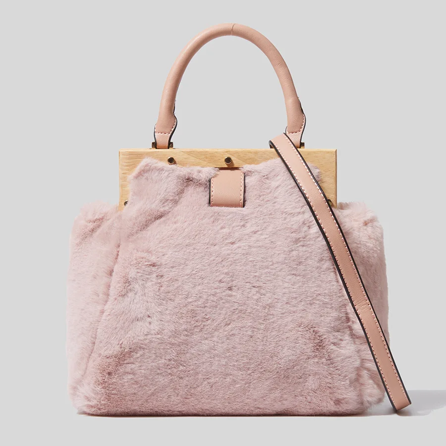 2021 Ladies Handbag Designer Wooden Shoulder Bag Fashion Faux Fur Clip Shell Luxury Soft Plush Messenger Bag Ladies Clutch
2021 Ladies Handbag Designer Wooden Shoulder Bag Fashion Faux Fur Clip Shell Luxury Soft Plush Messenger Bag Ladies Clutch