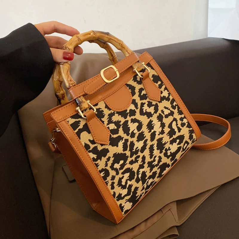 Retro Leopard Women Handbag Fashion High Quality Shoulder Messenger Bag Small Square Bag Leisure Crossbody Bag
Retro Leopard Women Handbag Fashion High Quality Shoulder Messenger Bag Small Square Bag Leisure Crossbody Bag