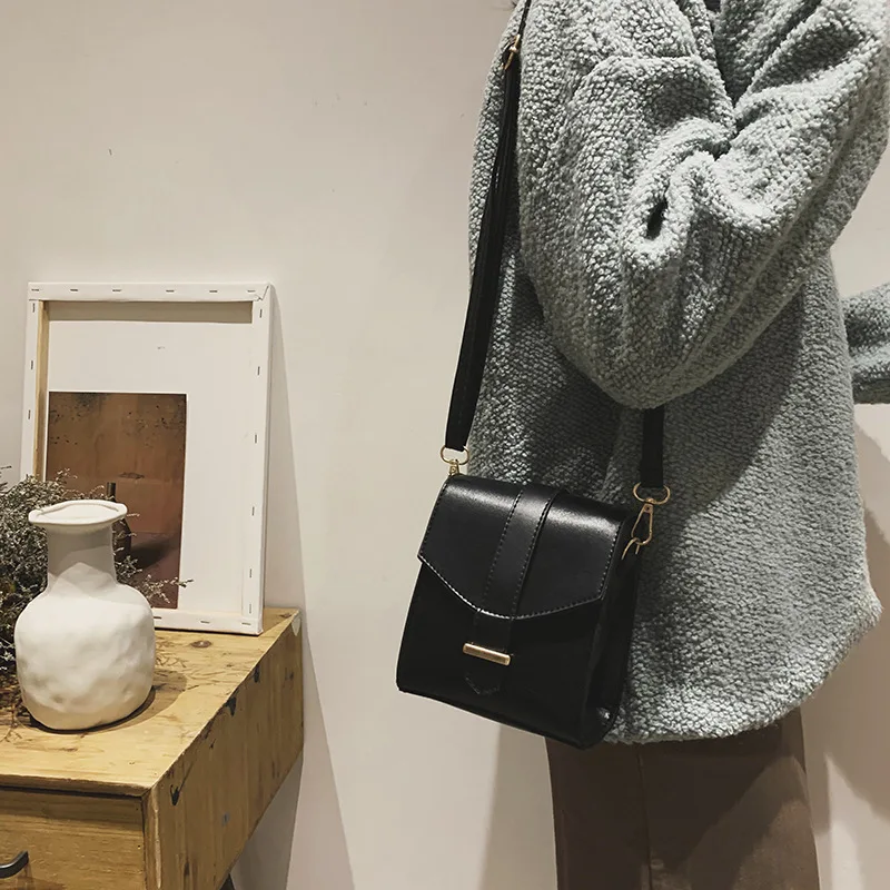 S.IKRR Mini Women's Bags Vintage Purses And Handbags Phone Bag Brand Shoulder Bag Women Designer Small Crossbody Bags Sac A Main
S.IKRR Mini Women's Bags Vintage Purses And Handbags Phone Bag Brand Shoulder Bag Women Designer Small Crossbody Bags Sac A Main