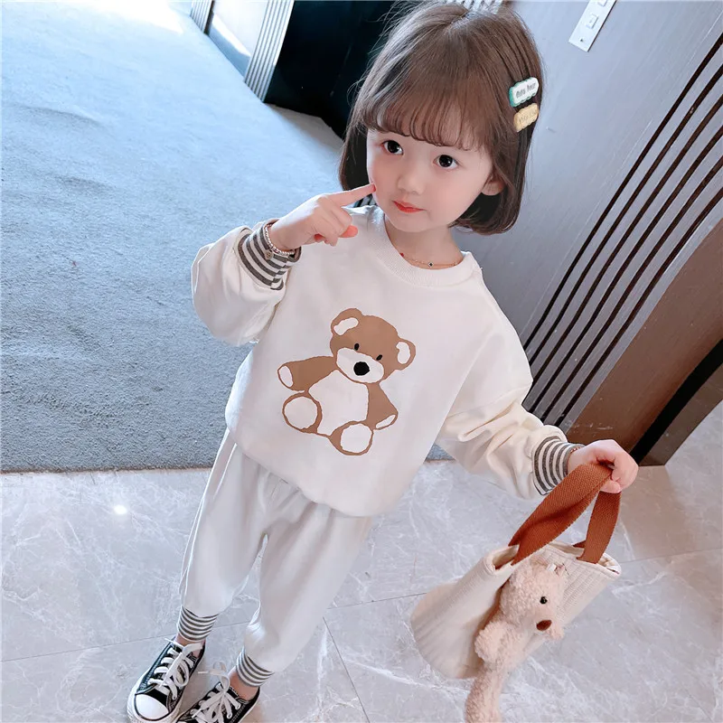 Комплекты одежды для девочек HYLKIDHUOSE, Весенняя Детская Повседневная футболка с длинным рукавом и мультяшным медведем, штаны, детская спортив... 
Комплекты одежды для девочек HYLKIDHUOSE, Весенняя Детская Повседневная футболка с длинным рукавом и мультяшным медведем, штаны, детская спортив...