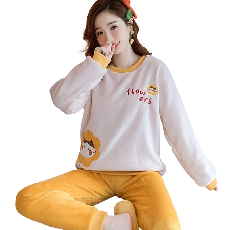 Winter Long Sleeve Women Pajamas Set Cartoon Flower Print Warm Thick Flannel Pyjamas Set O Neck Coral Velvet Women Sleep Wear
Winter Long Sleeve Women Pajamas Set Cartoon Flower Print Warm Thick Flannel Pyjamas Set O Neck Coral Velvet Women Sleep Wear