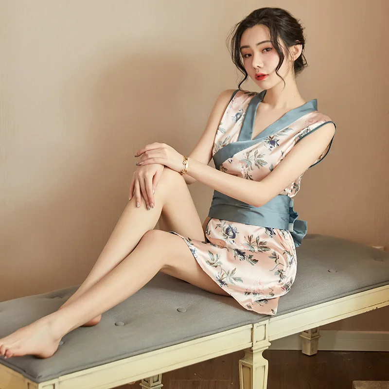 Japanese Kimono Night Robe Exotic Costumes Sexy Women's Underwear Sensual Lingerie Suit 
Japanese Kimono Night Robe Exotic Costumes Sexy Women's Underwear Sensual Lingerie Suit