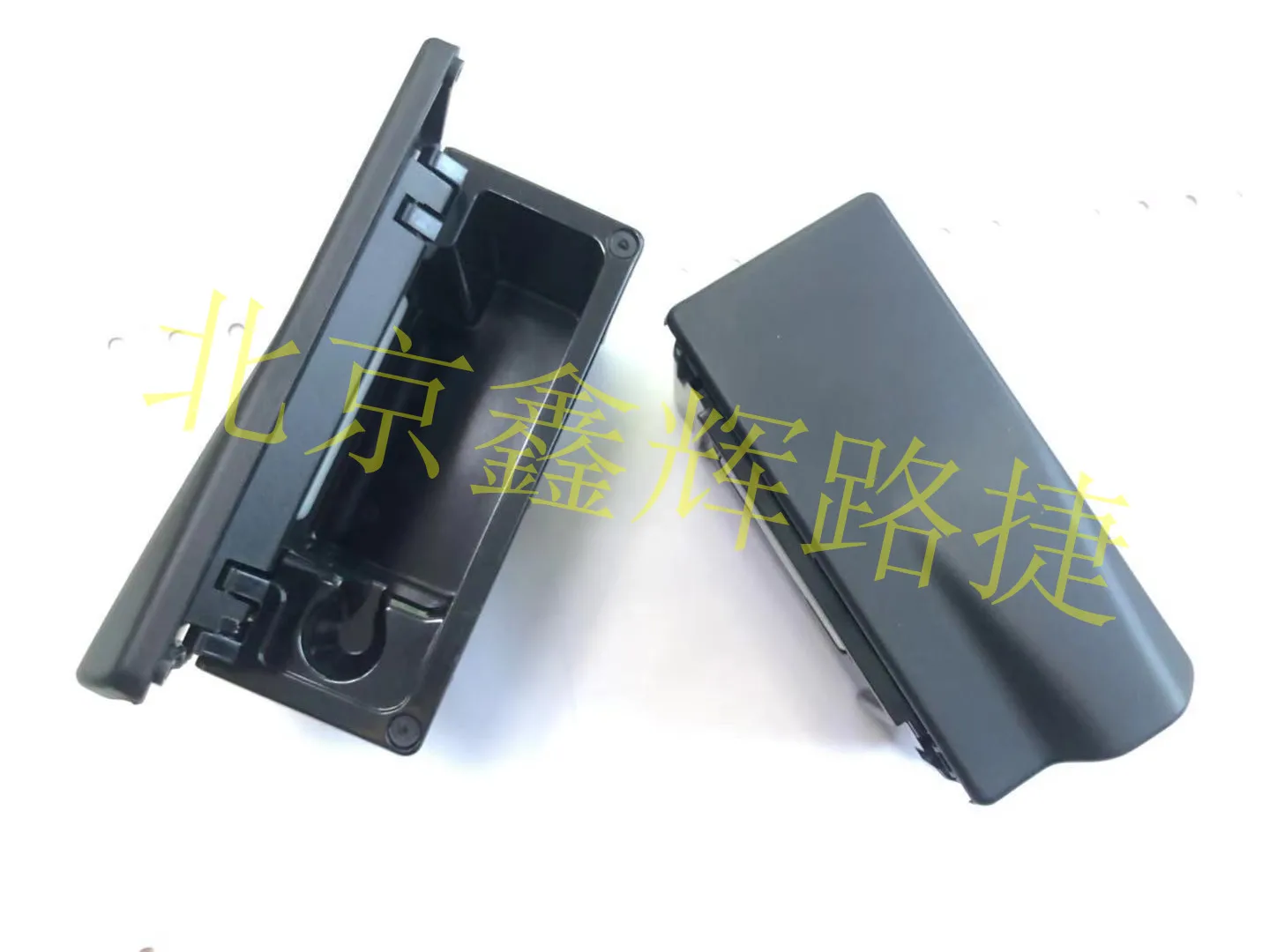 1pc for Mercedes-Benz gle320 gls450 ml350 gl350 car ashtray W166 central control ashtray
1pc for Mercedes-Benz gle320 gls450 ml350 gl350 car ashtray W166 central control ashtray