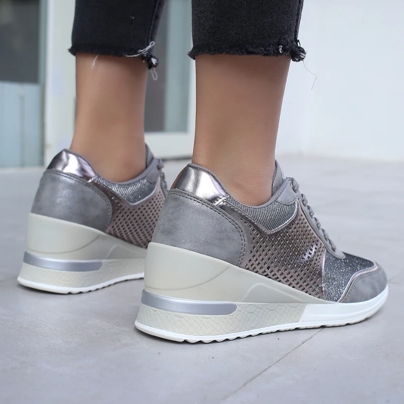 2020 Popular Athletic Shoes For Women Height Increasing 6.5 CM Gold Silver Women Gym Shoes Luxury Brand Ladies Designer Shoes
2020 Popular Athletic Shoes For Women Height Increasing 6.5 CM Gold Silver Women Gym Shoes Luxury Brand Ladies Designer Shoes