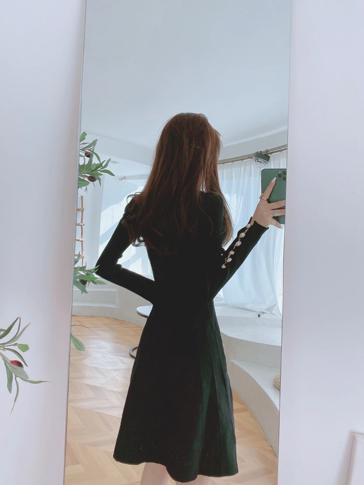 Deivor 2020 spring new vintage gathered waist V-neck knit dress temperament popular long thin knit dress
Deivor 2020 spring new vintage gathered waist V-neck knit dress temperament popular long thin knit dress