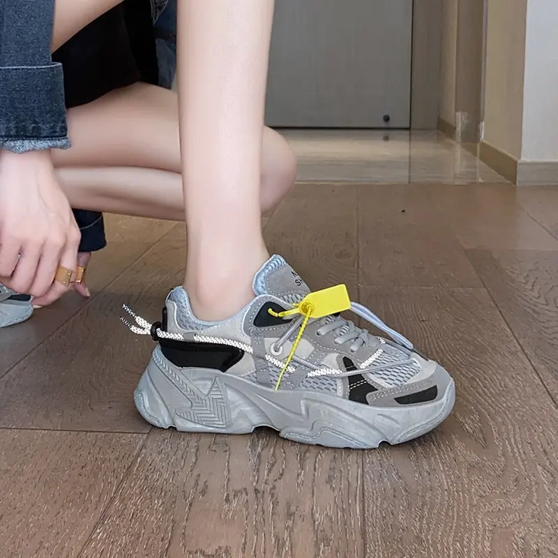 New 2021 spring and autumn sports shoes female ins trendy wild thin casual shoes Korean student running shoes couple old shoes 
New 2021 spring and autumn sports shoes female ins trendy wild thin casual shoes Korean student running shoes couple old shoes