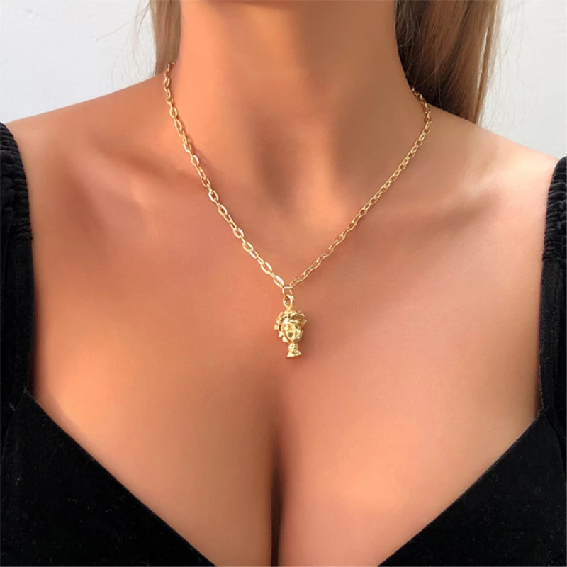 2021 new European and American wind female fashion portrait pendant necklace neck of the alloy chain sexy clavicle chain
2021 new European and American wind female fashion portrait pendant necklace neck of the alloy chain sexy clavicle chain