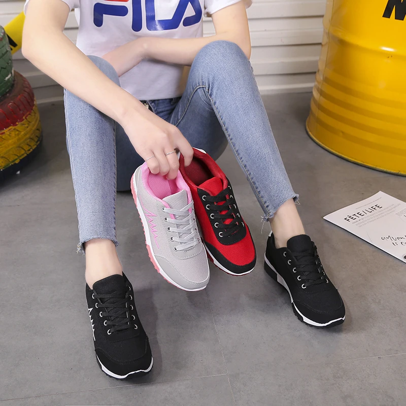 Женские кроссовки на платформе, демисезонные дышащие кроссовки на плоской подошве, на шнуровке
Женские кроссовки на платформе, демисезонные дышащие кроссовки на плоской подошве, на шнуровке