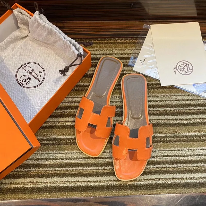 2021 Summer Street Adult Leather H Slippers White Casual Open Toe Flat Heel women shoes slippers women sandals
2021 Summer Street Adult Leather H Slippers White Casual Open Toe Flat Heel women shoes slippers women sandals