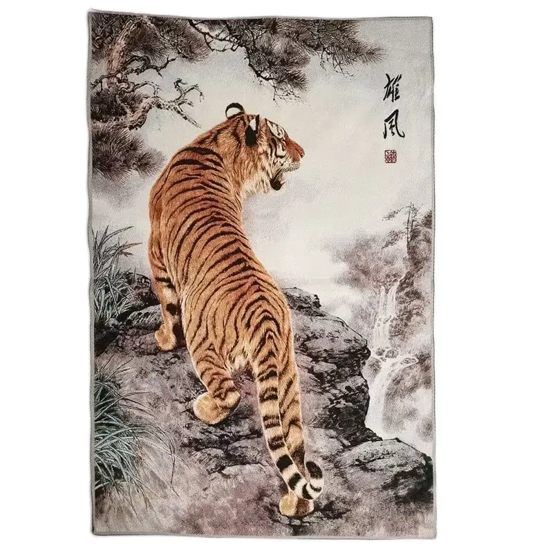 China Old Tibet Silk Thang Ka Like Hanging Painting Fengshui Tiger Statue Portrait
China Old Tibet Silk Thang Ka Like Hanging Painting Fengshui Tiger Statue Portrait