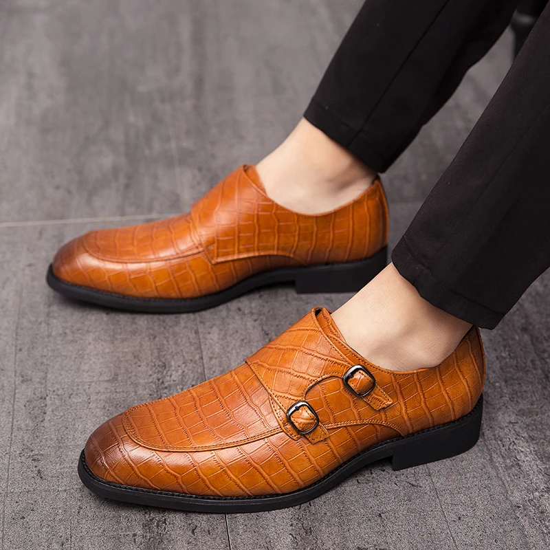 Outdoor Leather Men wedding Shoes Casual Oxfords Male Brogue Shoe Fashion Lace up Flats Chaussure Homme Plus Size 38-46 w5 
Outdoor Leather Men wedding Shoes Casual Oxfords Male Brogue Shoe Fashion Lace up Flats Chaussure Homme Plus Size 38-46 w5