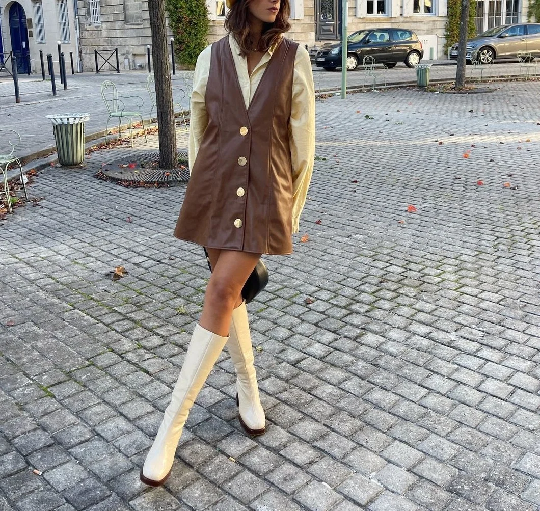 XEASY 2021 Women PU Solid Vintage Casual Leather Dress Female Streetwear Slim V Neck Sleeveless Single-Breasted Mini Dresses
XEASY 2021 Women PU Solid Vintage Casual Leather Dress Female Streetwear Slim V Neck Sleeveless Single-Breasted Mini Dresses
