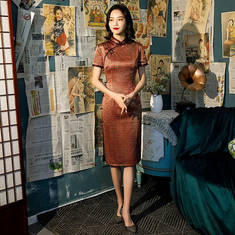 

Элегантное китайское винтажное платье-Ципао с коротким рукавом и принтом длиной до колен из искусственного шелка атласное женское праздни...