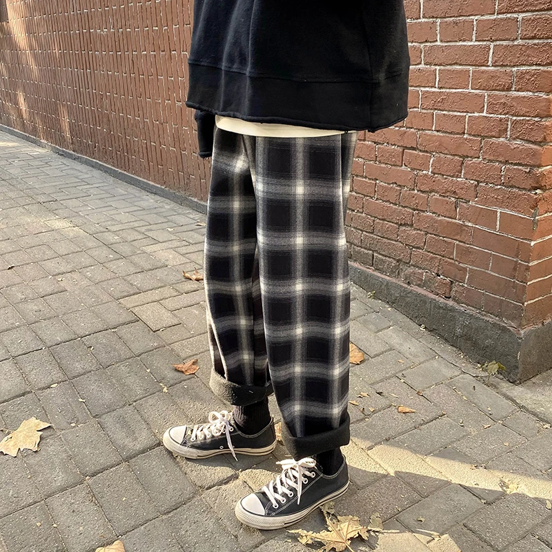 2021 Autumn Pants Men Fashion Retro Casual Plaid Pants Men Streetwear Hip Hop Loose Straight Trousers Male Large Size S-5XL
2021 Autumn Pants Men Fashion Retro Casual Plaid Pants Men Streetwear Hip Hop Loose Straight Trousers Male Large Size S-5XL