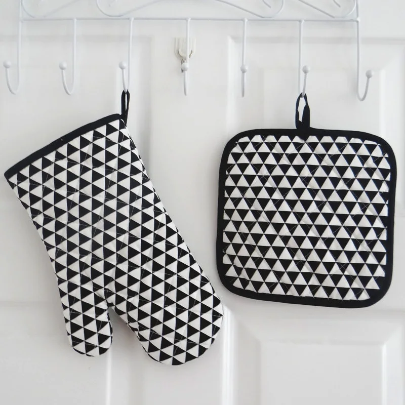 Oven Mitt And Pot Holder set 100% Cotton printing quilted liner Cooking Tools Grill Microwave Baking Kitchen Glove
Oven Mitt And Pot Holder set 100% Cotton printing quilted liner Cooking Tools Grill Microwave Baking Kitchen Glove
