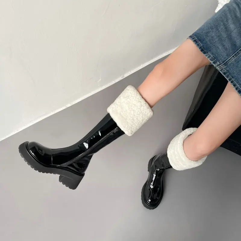 ZawsThia Genuine Real Patent Leather Round Toe Platform Chunky Heels Women Winter Shoes Wool Fur Plush Warm Knee High Snow Boots
ZawsThia Genuine Real Patent Leather Round Toe Platform Chunky Heels Women Winter Shoes Wool Fur Plush Warm Knee High Snow Boots
