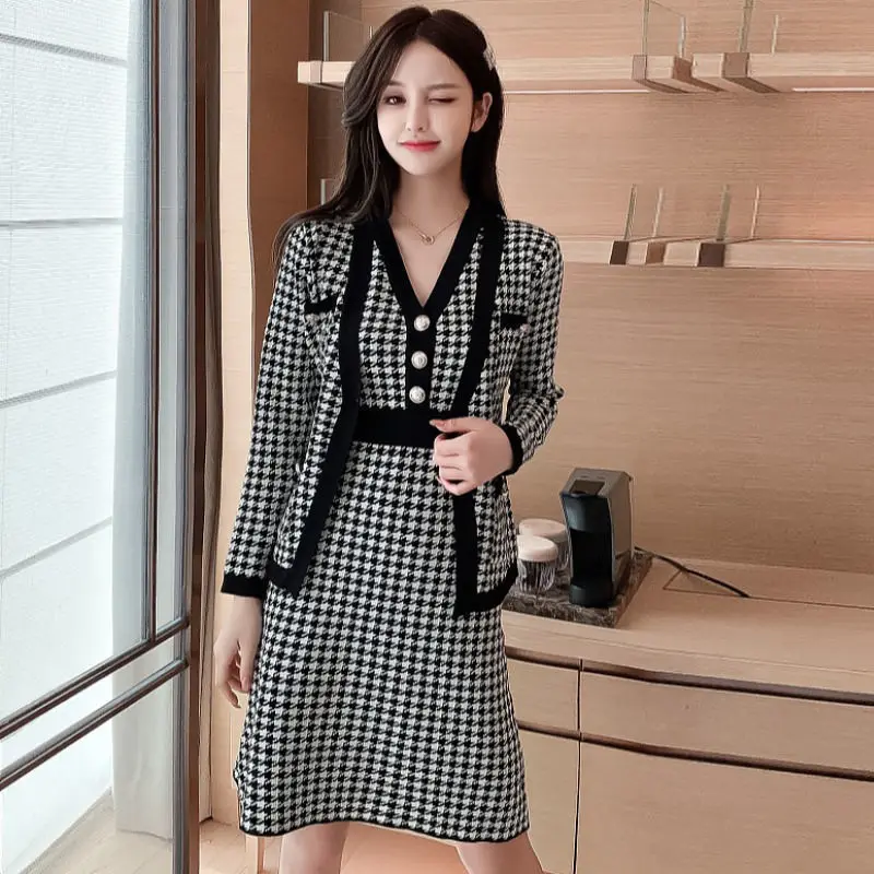 Fashion Suit Houndstooth Knit Dress Suit Women Temperament Sweater Cardigan Two-piece Fashion A-line Skirt 
Fashion Suit Houndstooth Knit Dress Suit Women Temperament Sweater Cardigan Two-piece Fashion A-line Skirt