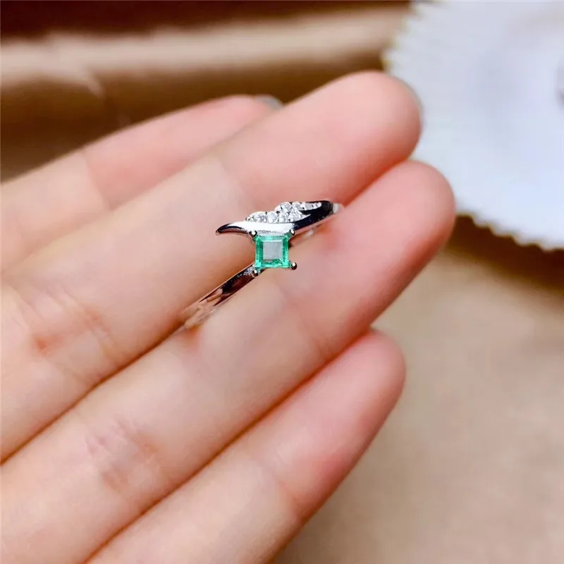 MDINA New fashion natural emerald ring Simple and authentic square 3mm* 3mm sterling 925 silver engagement ring for women
MDINA New fashion natural emerald ring Simple and authentic square 3mm* 3mm sterling 925 silver engagement ring for women