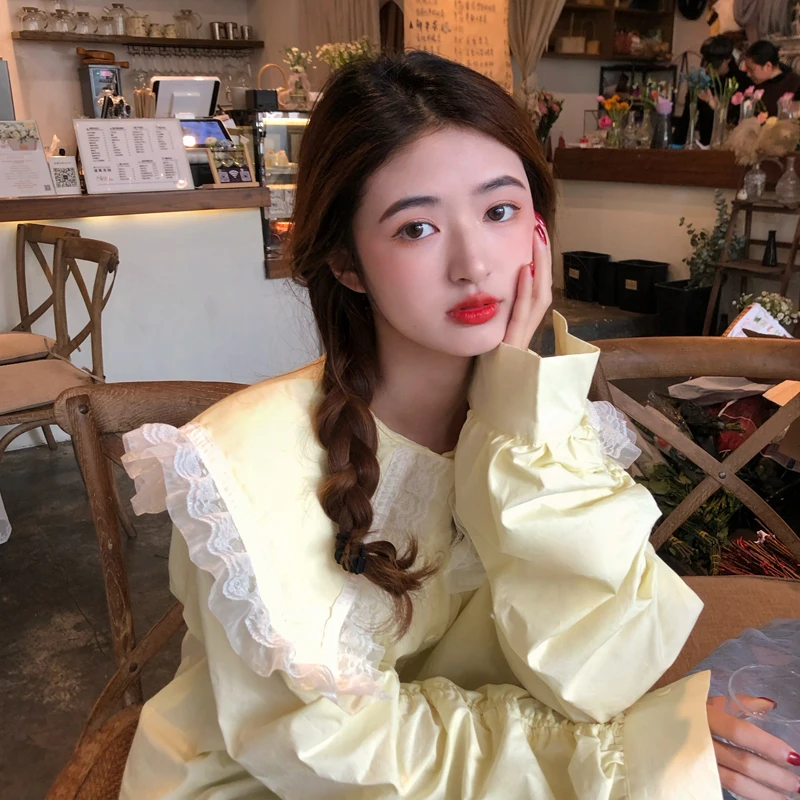 KUSAHIKI Lace Patchwork Pater Pan Collar Blouse Shirt Causal Puff Sleeve Women Tops 2021 Spring New Blusas Feminimos 6E860
KUSAHIKI Lace Patchwork Pater Pan Collar Blouse Shirt Causal Puff Sleeve Women Tops 2021 Spring New Blusas Feminimos 6E860
