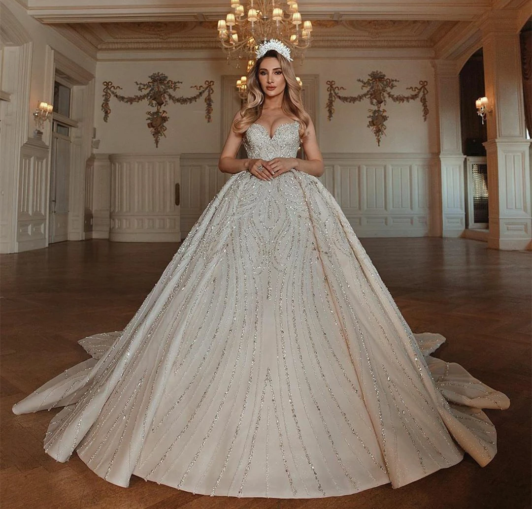 Luxury Dubai Beading Ball Gown Wedding Dresses Sweetheart Crystal Bridal Gowns Plus Size Custom Made Vestidos De Novia
Luxury Dubai Beading Ball Gown Wedding Dresses Sweetheart Crystal Bridal Gowns Plus Size Custom Made Vestidos De Novia