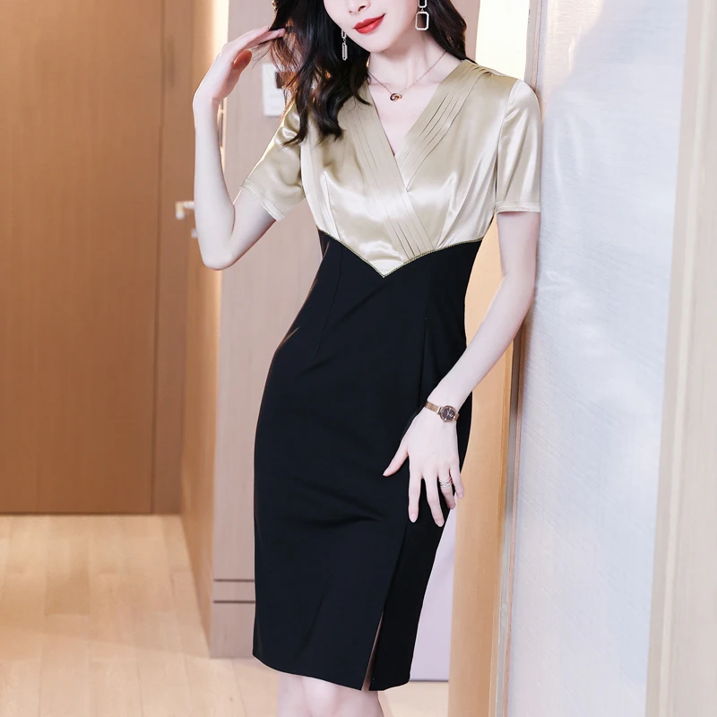Acetic acid satin dress female 2021 new summer French retro Hepburn slim temperament split bag hip dress V-Neck
Acetic acid satin dress female 2021 new summer French retro Hepburn slim temperament split bag hip dress V-Neck