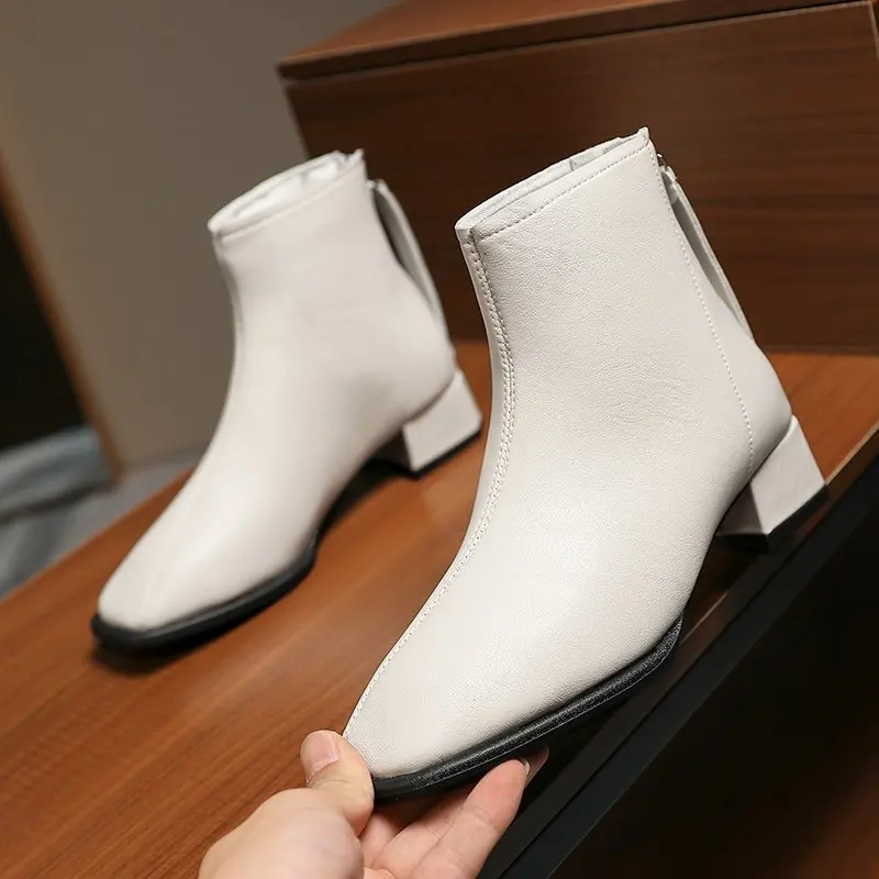 Women High-heeled Boots Autumn 2021 New Square Head Platform Martin Boots Fashion Square Heel Comfortable Platform Women Boots
Women High-heeled Boots Autumn 2021 New Square Head Platform Martin Boots Fashion Square Heel Comfortable Platform Women Boots