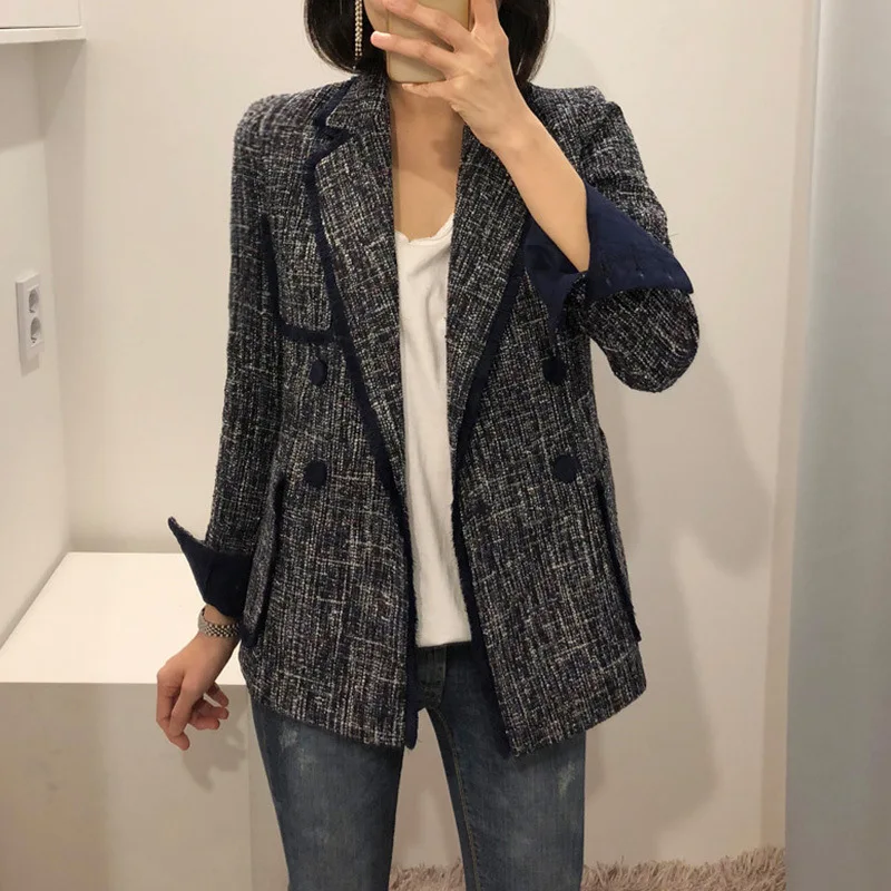 Minimalist Double Breasted Plaid Woolen Overcoat 2020 Autumn Winter Female Turn-down Collar Top Suit Long-sleeved
Minimalist Double Breasted Plaid Woolen Overcoat 2020 Autumn Winter Female Turn-down Collar Top Suit Long-sleeved