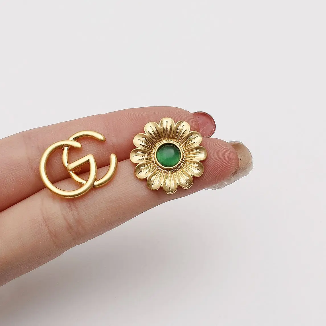 Sunflower Woman Earrings French Ear Studs Fashion Personality Temperament Korea Earrings Luxuri Vintag Piercing Jewelry
Sunflower Woman Earrings French Ear Studs Fashion Personality Temperament Korea Earrings Luxuri Vintag Piercing Jewelry