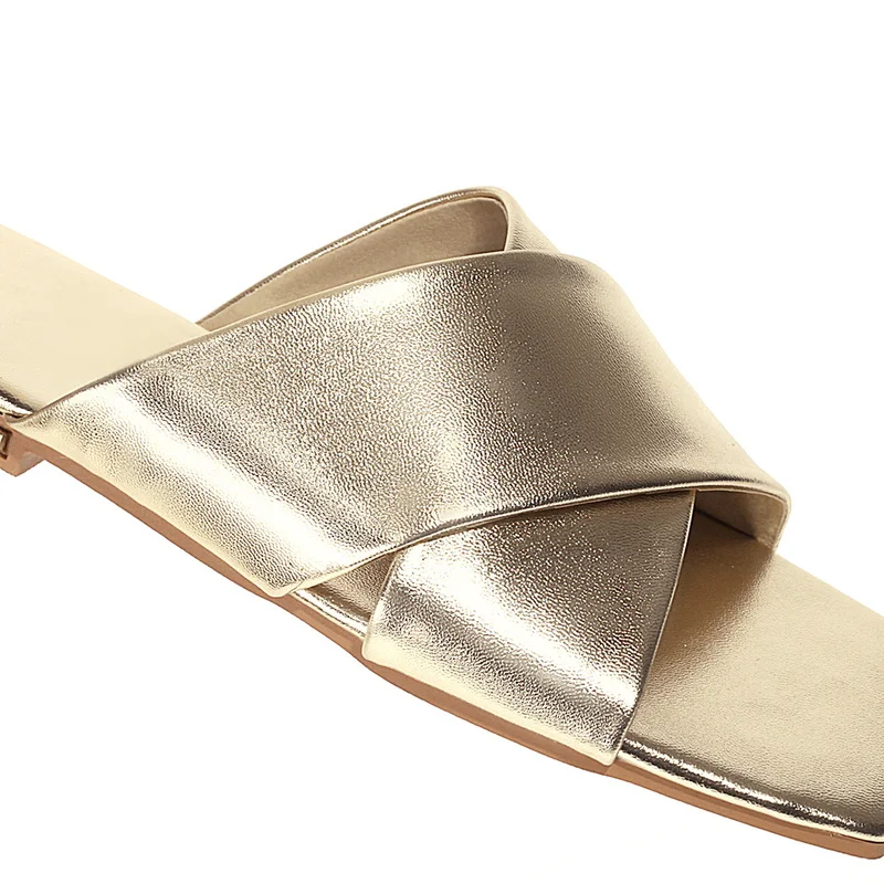 2021 Spring Summer Fashion Concise Women Slipper Flip Flops Great Quality PU Square Toe Beach Slides Shoes Big Size 43 
2021 Spring Summer Fashion Concise Women Slipper Flip Flops Great Quality PU Square Toe Beach Slides Shoes Big Size 43