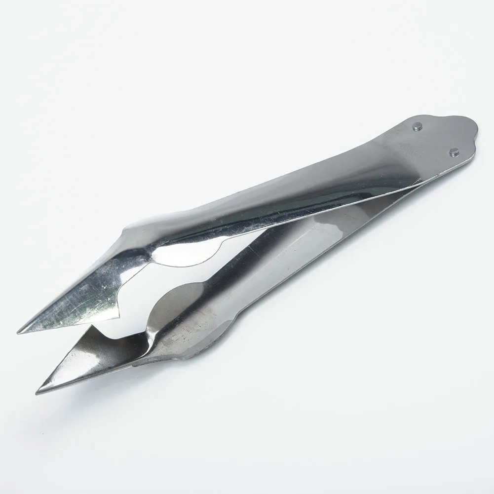 Pineapple Eye Peeler Clip Kitchen 430 Stainless Steel Seed Remover Cutting Clip Useful Cutter Practical Seed Removal Fruit Tool
Pineapple Eye Peeler Clip Kitchen 430 Stainless Steel Seed Remover Cutting Clip Useful Cutter Practical Seed Removal Fruit Tool