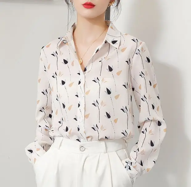 Free shipping woman feminina Women's vintage blouse fashion clothes 2020 spring autumn printed chiffon shirts female A6137
Free shipping woman feminina Women's vintage blouse fashion clothes 2020 spring autumn printed chiffon shirts female A6137