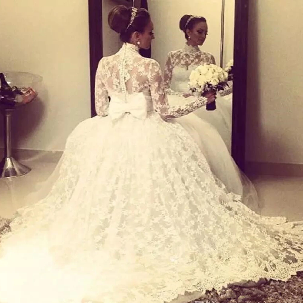 Vintage Design High Neck Wedding Dresses Ball Gown Full Lace Big Bow Back Retro 2020 Bridal Gowns Bride Customize Plus Size
Vintage Design High Neck Wedding Dresses Ball Gown Full Lace Big Bow Back Retro 2020 Bridal Gowns Bride Customize Plus Size