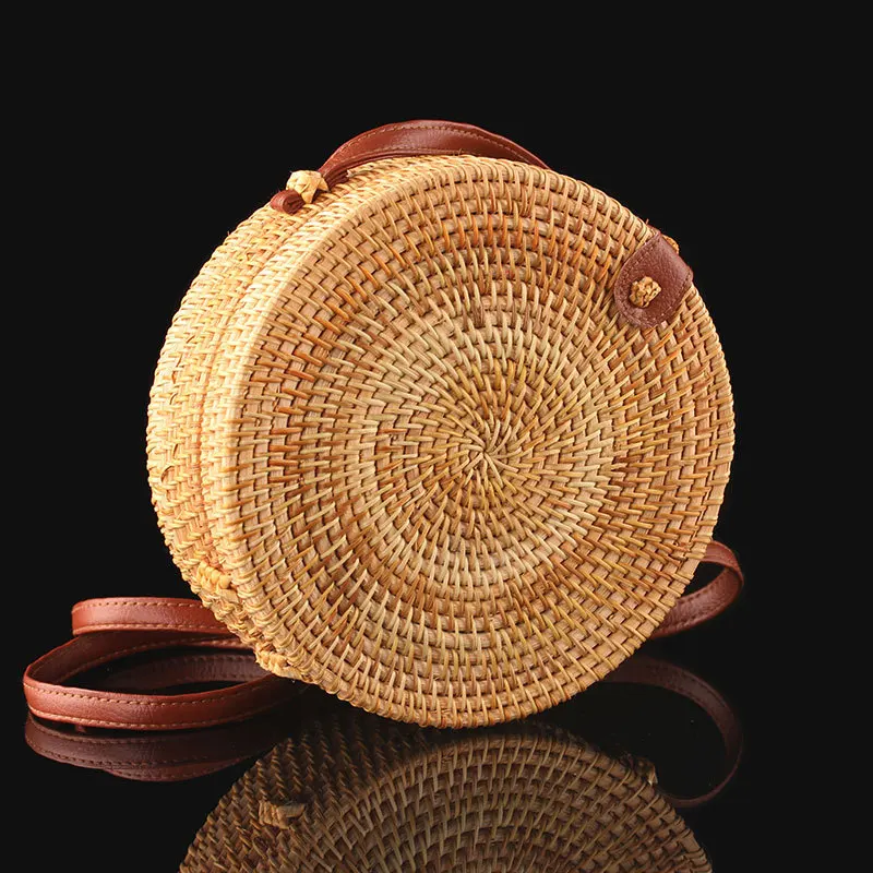 2021 New Bali Vintage Handmade Crossbody Leather Bag Round Beach Bag Girls Circle Rattan Bag Small Bohemian Shoulder Bag Women
2021 New Bali Vintage Handmade Crossbody Leather Bag Round Beach Bag Girls Circle Rattan Bag Small Bohemian Shoulder Bag Women