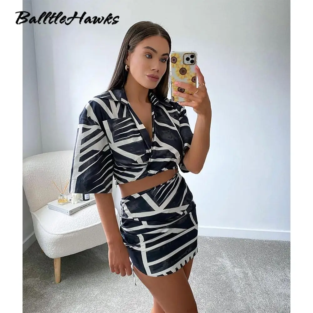 Women Blouse Crop Top Casual Fashion Summer Two Piece Set Women Outfit Dress Sets Ensemble Femme Black Dress
Women Blouse Crop Top Casual Fashion Summer Two Piece Set Women Outfit Dress Sets Ensemble Femme Black Dress