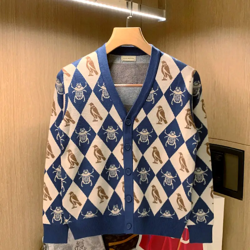 Мужской Жаккардовый кардиган, простой вязаный жаккардовый свитер с ромбовидным узором в виде животных, пальто большого размера для осени и ...
Мужской Жаккардовый кардиган, простой вязаный жаккардовый свитер с ромбовидным узором в виде животных, пальто большого размера для осени и ...