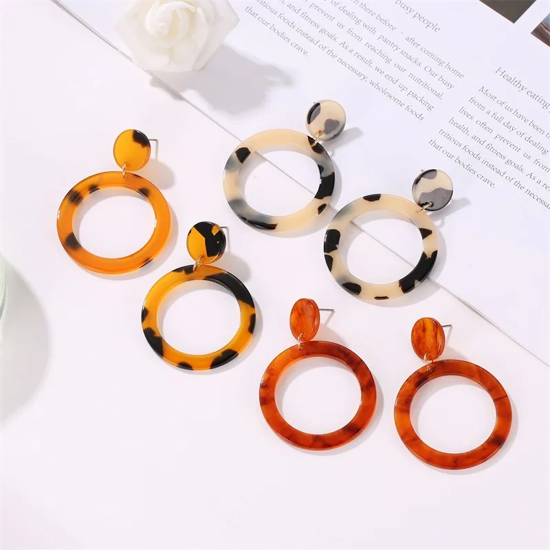 New Geometric Round Earring Leopard Temperament Popular Retro Celebrity Style Women's Earrings
New Geometric Round Earring Leopard Temperament Popular Retro Celebrity Style Women's Earrings