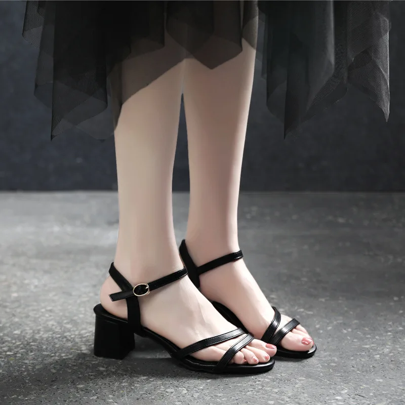 Женская обувь, лето 2020, босоножки на толстом каблуке, с открытым носком, с пряжкой, размера плюс
Женская обувь, лето 2020, босоножки на толстом каблуке, с открытым носком, с пряжкой, размера плюс