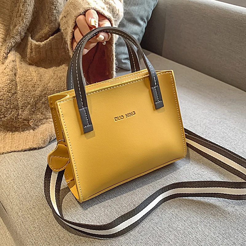 Large-Capacity Shoulder Bag Pure Color Fashion Clutch Trendy Casual Handbag Brand Designer Messenger Bag Women's Travel Wallet
Large-Capacity Shoulder Bag Pure Color Fashion Clutch Trendy Casual Handbag Brand Designer Messenger Bag Women's Travel Wallet