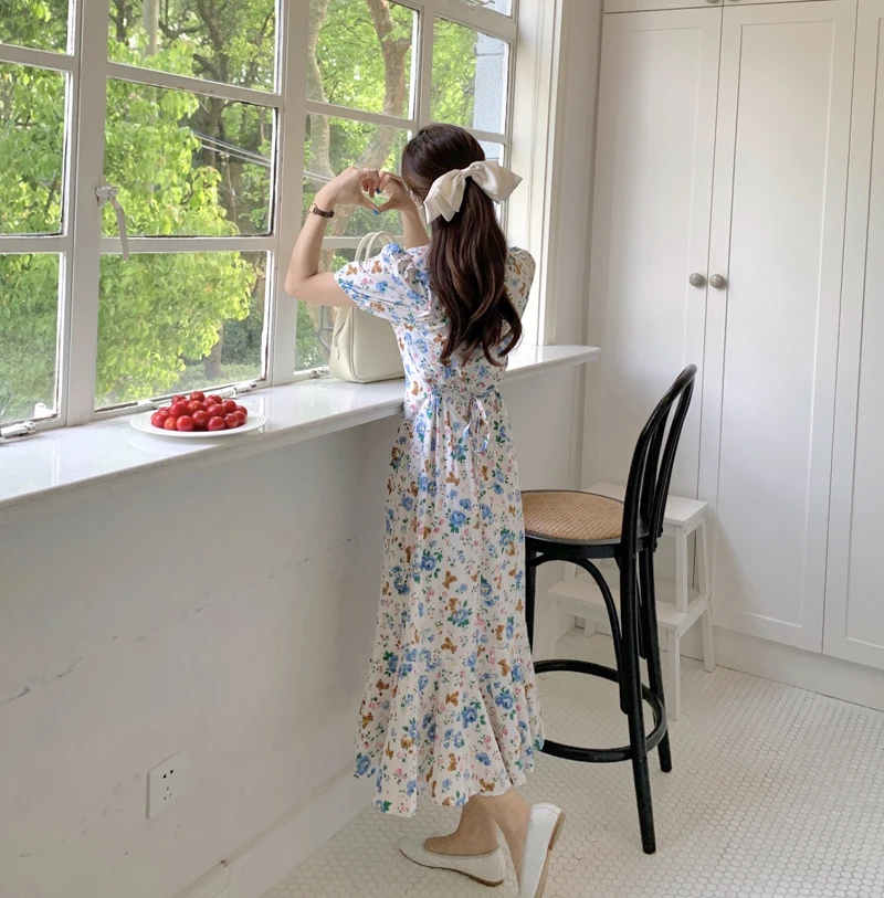 Korean Style Gentle Bear Print Thin Puff Sleeve V Neck Fishtail Dress
Korean Style Gentle Bear Print Thin Puff Sleeve V Neck Fishtail Dress
