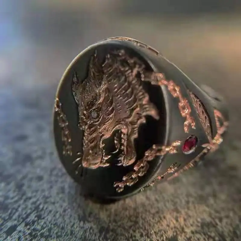 Retro Geometric Wolf Head Pattern Ring Personality Men Domineering Ferocious Animal Print Punk Inlaid Red Zircon Ring Jewelry
Retro Geometric Wolf Head Pattern Ring Personality Men Domineering Ferocious Animal Print Punk Inlaid Red Zircon Ring Jewelry