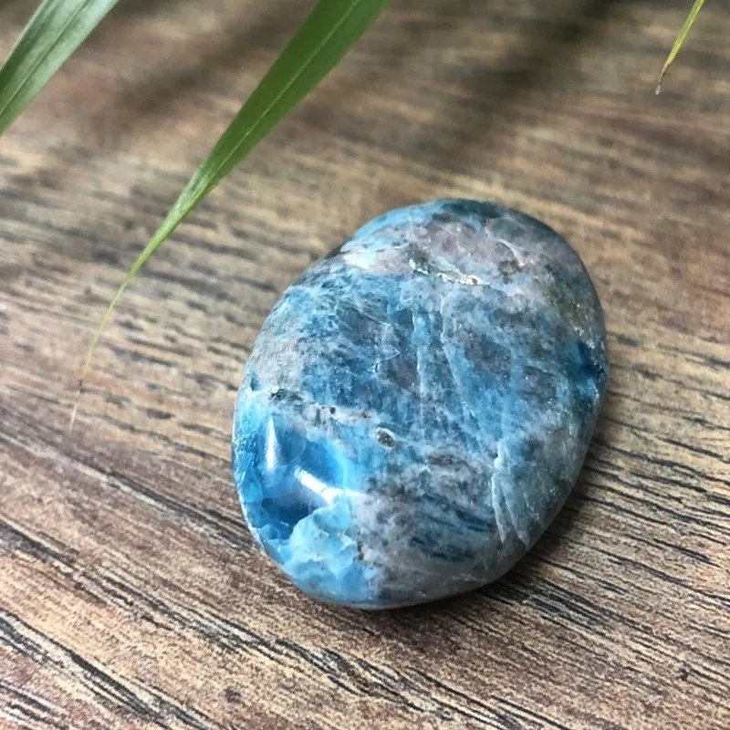 Apatite palm stones and crystals natural quartz minerals massage gemstones spiritual healing stones
Apatite palm stones and crystals natural quartz minerals massage gemstones spiritual healing stones
