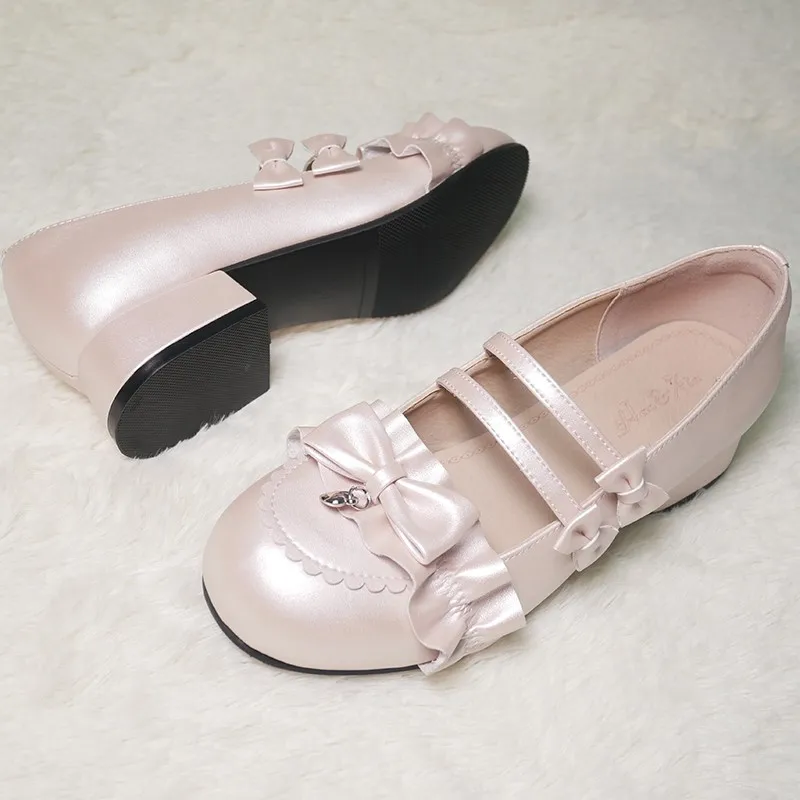Kawaii Sweet Lolita Shoes Japanese Bow Round Head Lovely Girls Pu Patent Leather Mid Heel Anime Cosplay Goth Cute Big Size 41 42
Kawaii Sweet Lolita Shoes Japanese Bow Round Head Lovely Girls Pu Patent Leather Mid Heel Anime Cosplay Goth Cute Big Size 41 42